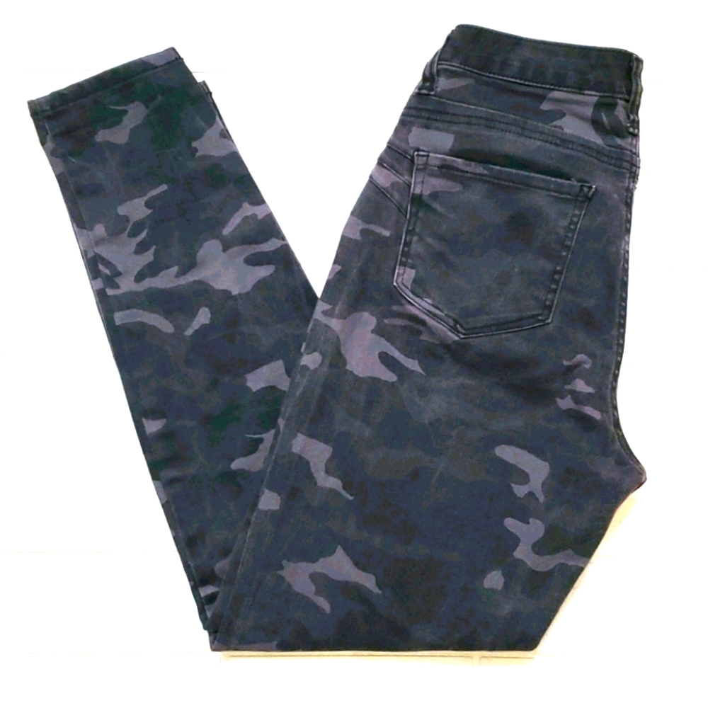 Style and Co Camouflage Skinny Jeans 6